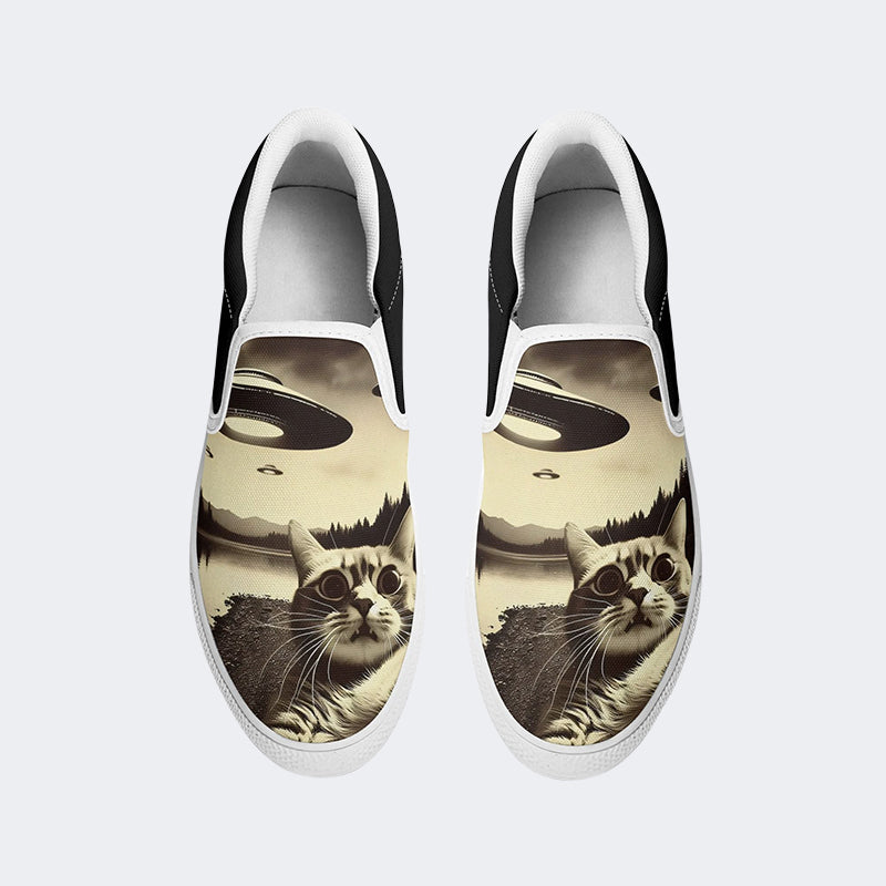 Cat Selfie Ufo Print Unisex - Slip On Shoes